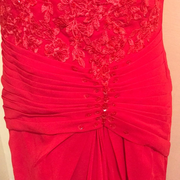Red special occasion formal dress - Picture 3 of 6